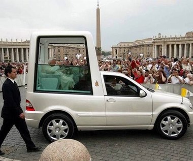 Wszystko o autach papieży