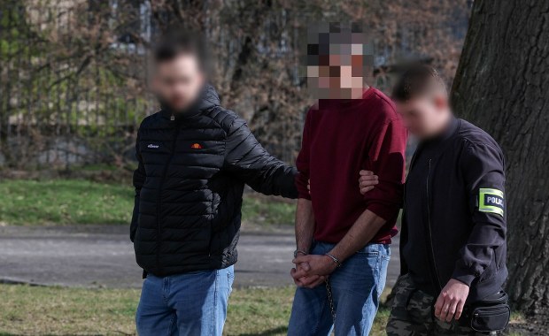 Wtargnął do fabryki w Łodzi i zaczął strzelać. 42-latek usłyszał zarzuty 