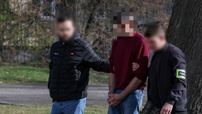 Wtargnął do fabryki w Łodzi i zaczął strzelać. 42-latek usłyszał zarzuty 