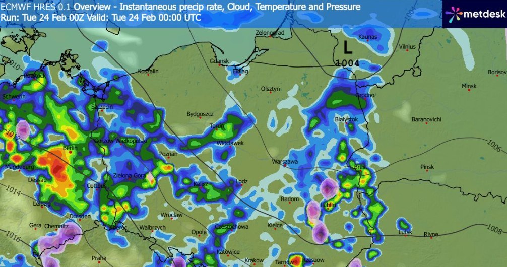 Wtorek będzie pochmurny i deszczowy w wielu miejscach. Na wyżej położonych terenach synoptycy spodziewają się deszczu ze śniegiem, a w górach samego śniegu /WXCharts /