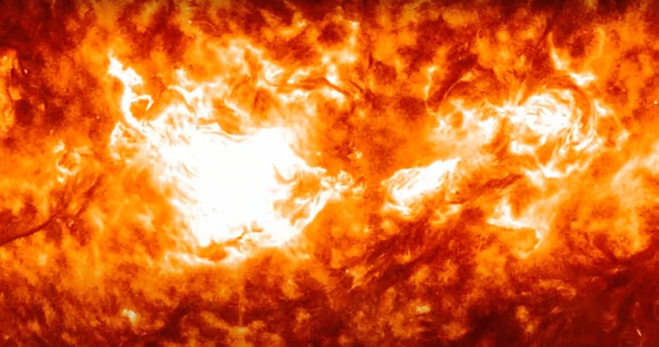 Wtorkowy rozbłysk słoneczny uchwycone przez Solar Dynamics Observatory należące do NASA. /NASA/SDO and the AIA, EVE, and HMI science teams, helioviewer.org /materiał zewnętrzny