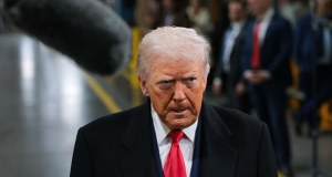 Wulgarny gest Trumpa. Nagranie trafiło do sieci