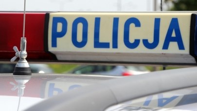 ​Wulgarny napis i swastyki na cmentarzu żydowskim w Płocku. Policja szuka sprawców