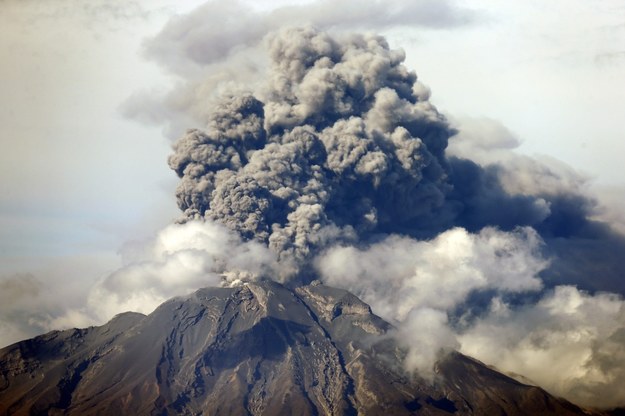 Wulkan Calbuco znów się obudził /MARIO RUIZ /PAP/EPA