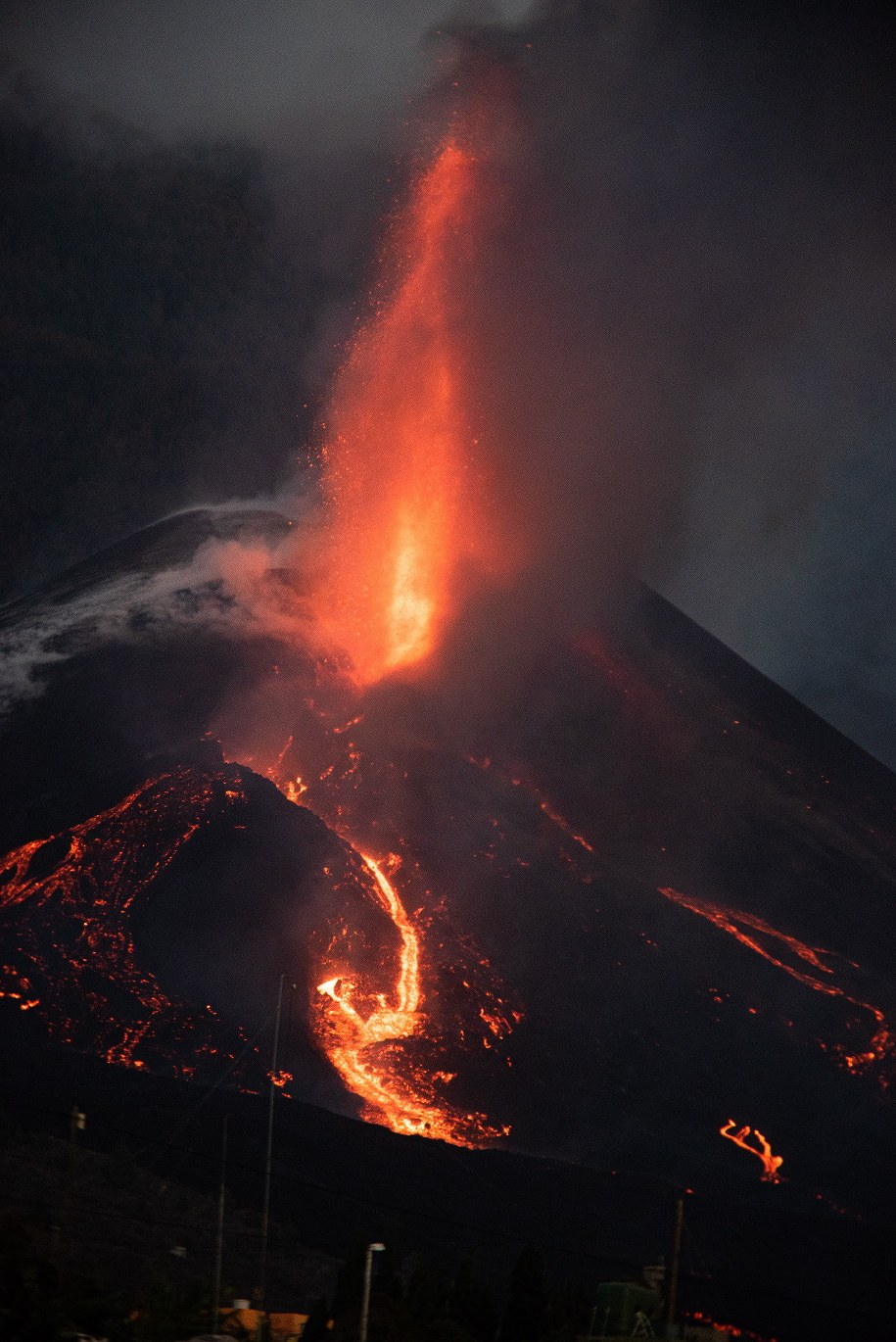 Wulkan Cumbre Vieja. /MIGUEL CALERO /PAP/EPA