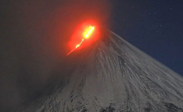 Wulkan Kluczewska Sopka przebudził się do życia