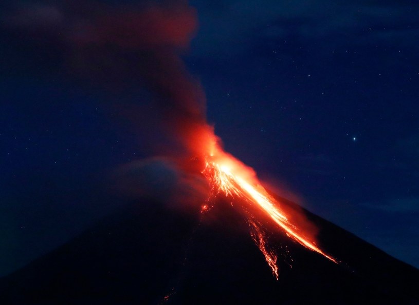 Wulkan Mayon na Filipinach /FRANCIS R. MALASIG /PAP/EPA