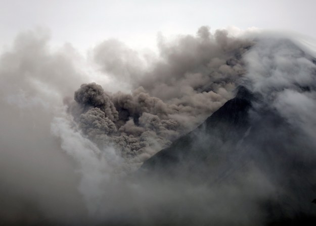 Wulkan Mayon /FRANCIS R. MALASIG /PAP/EPA
