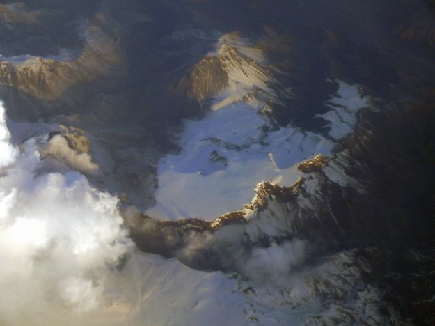 Wulkan pod lodowcem Eyafalla. Jego wybuch zakłócił ruch lotniczy w 2010 roku / 	Rolf Wilms    /PAP/EPA