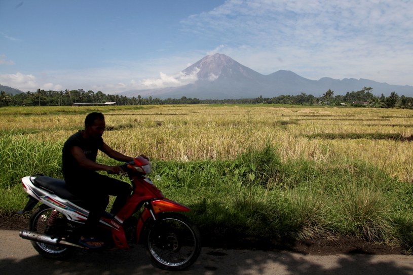 Wulkan Semeru znajduje się na terenie prowincji Wschodniej Jawy /Suryanto/Anadolu Agency /Getty Images