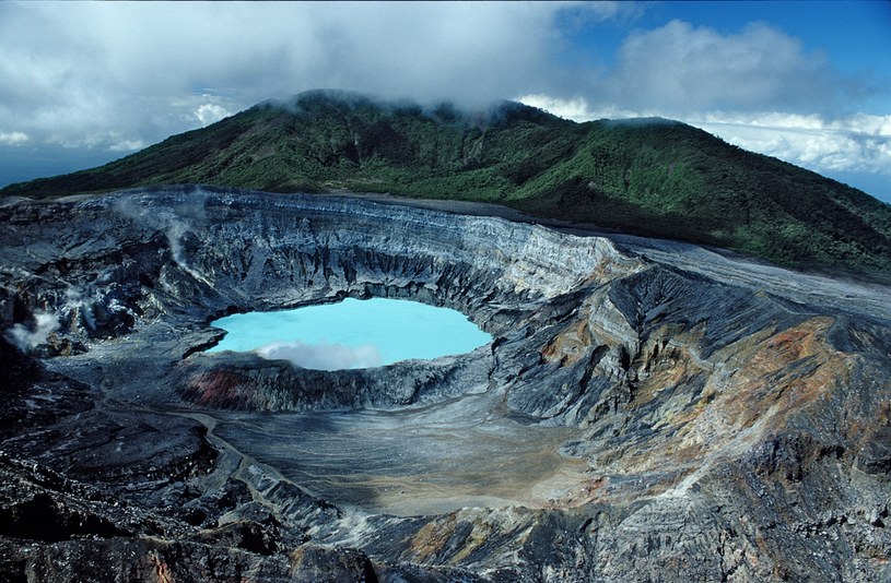Wulkaniczne jezioro Poas w Kostaryce. /Reinhard Dirscherl Reinhard Dirscherl /Agencja FORUM