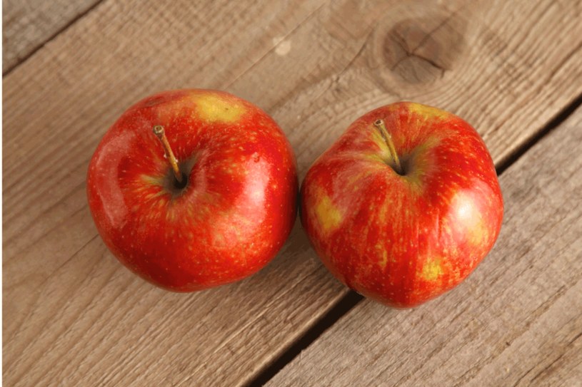 Wybieraj jabłka z upraw ekologicznych /123RF/PICSEL