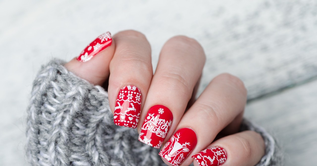 Wybierając świąteczny manicure mamy do wyboru wiele wzorów /Pixel