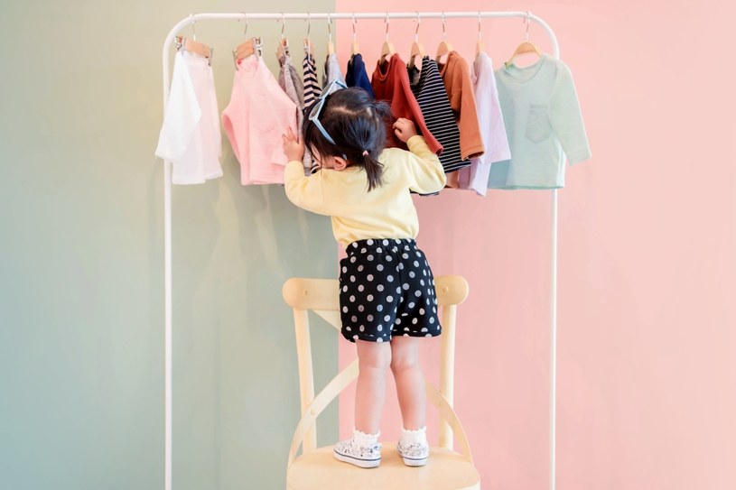 Wybierając ubrania dla dziecka, zadbaj o wygodę i najwyższą jakość /Adobe Stock
