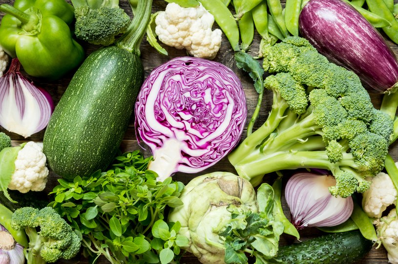 Wybierając warzywa, kieruj się zasadą "im ciemniejsze, tym lepsze". Jelita ci podziękują /123RF/PICSEL