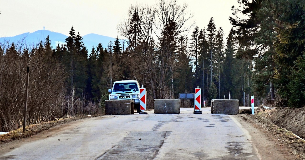 Wybierasz się na narty na Słowację? Straż Graniczna ostrzega /Pawel Murzyn/East News /East News