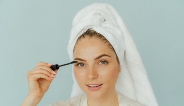 Wybierz maskarę odporną na łzy i pożegnaj odbijanie na powiece