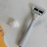 Wybierz najłagodniejszą depilację z drogerii dla wrażliwej skóry