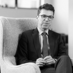 naukowiec Wybitny naukowiec zastrzelony. Zajmował się syntezą jądrową