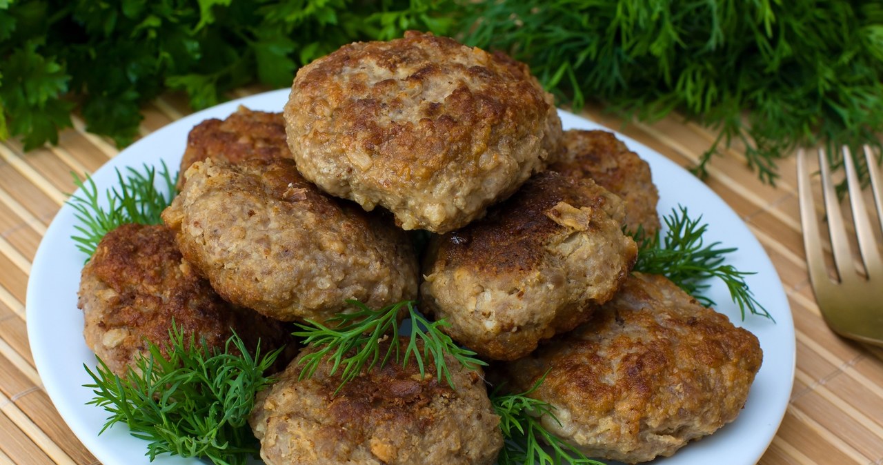 Wyborne kotlety z kapusty. To idealny posiłek dla osób dbających o linię /olegd /123RF/PICSEL