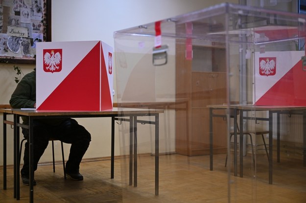 Wybory parlamentarne 2023. Rozpoczęcie głosowania w Przemyślu /Darek Delmanowicz /PAP