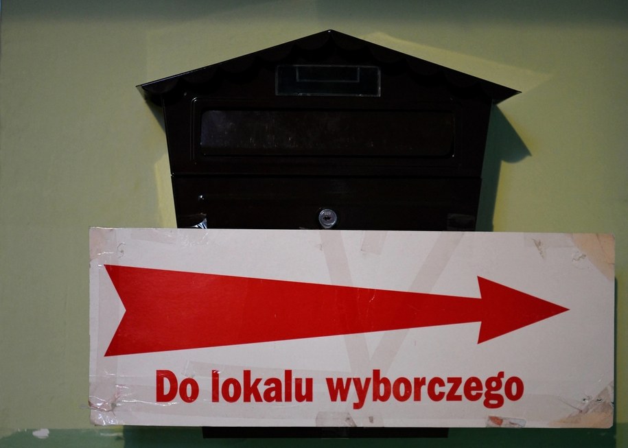 Wybory prezydenckie 2020. Obwodowa Komisja Wyborcza nr 18 w Przemyślu /Darek Delmanowicz /PAP