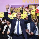 Wybory prezydenckie w Austrii: Alexander Van der Bellen zwycięża w I turze