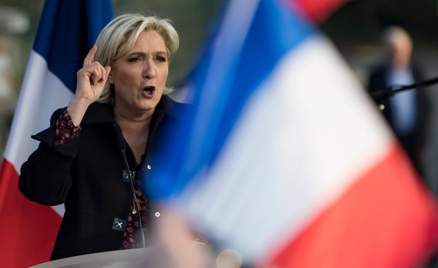 Wybory prezydenckie we Francji: Marine Le Pen obrzucona jajkami