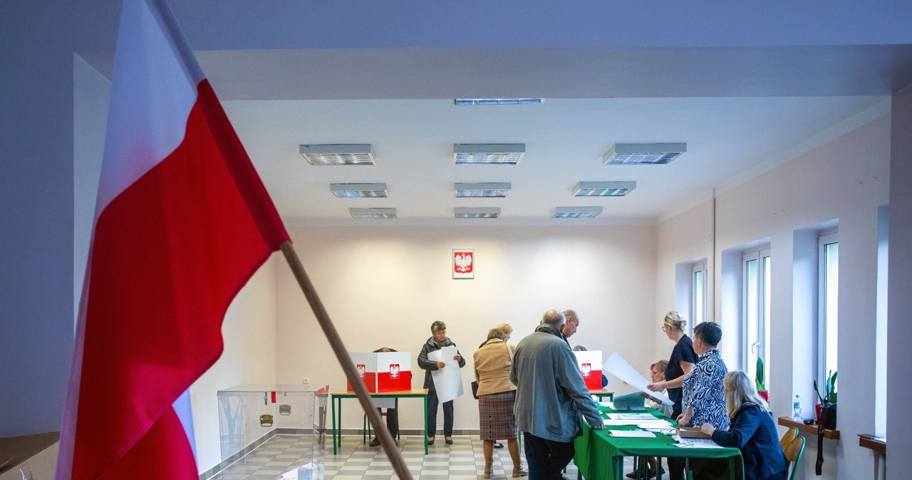 Wybory samorządowe 2024. Jak zmienić miejsce głosowania? /Rafal Szczepankowski / Agencja Wyborcza.pl  /AW