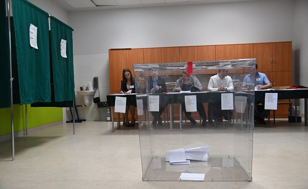 Wybory samorządowe: Głosowanie trwa do godz. 21
