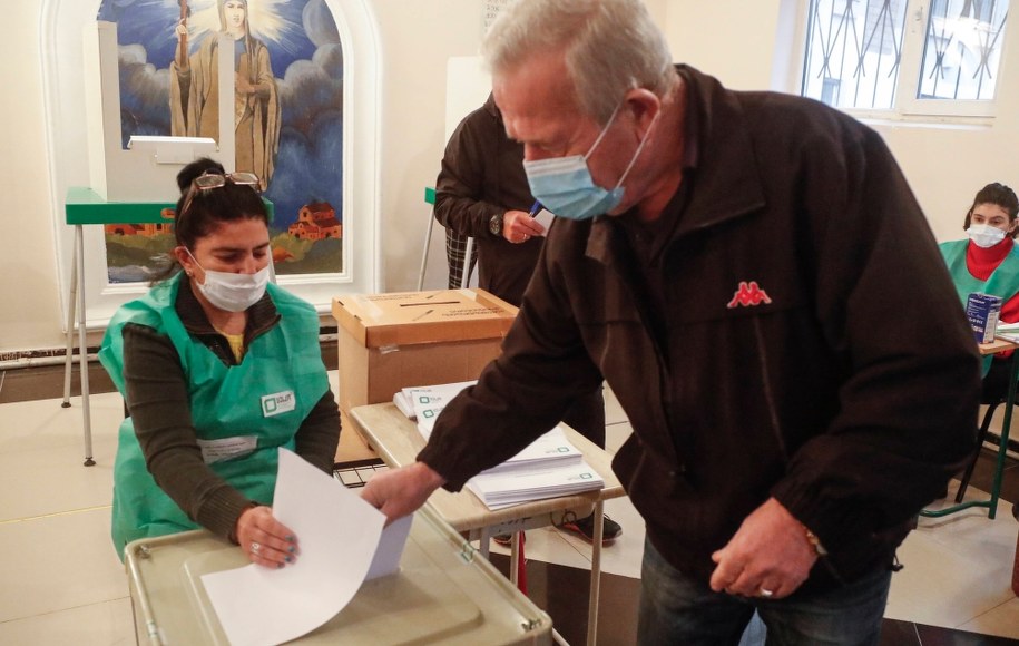 Wybory w Tbilisi /ZURAB KURTSIKIDZE /PAP/EPA