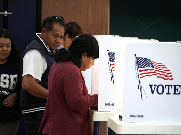 ​Wybory w USA: Demokraci przejmują kontrolę nad Izbą Reprezentantów /MIKE NELSON /PAP/EPA