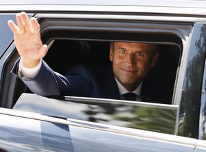 Wybory we Francji. Koalicja Macrona wygrywa z lewicą w I turze
