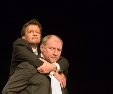 "Wybrałem ten zawód z głupoty i niedojrzałości. Wcale się nie napinałem, że zostanę aktorem, po prostu brałem życie takie, jakim było. W wieku 17 lat zdałem maturę, a ponieważ miałem starszego brata w szkole teatralnej, widziałem, jak wyglądają akademickie wieczory. Spodobało mi się takie życie, obecność starszych dziewczyn też imponowała" - Andrzej Grabowski mówił w jednym z wywiadów. 

Szczególne miejsce wśród wszystkich teatralnych ról Grabowskiego zajmują dwie sztuki Bogusława Schaeffera: "Scenariusz dla trzech aktorów" i "Kwartet dla czterech aktorów" - obydwie w reżyserii jego brata, Mikołaja.

