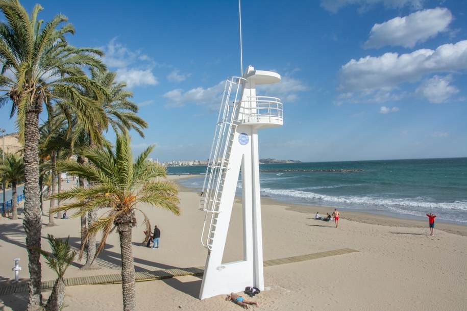 Wybrzeże Costa Blanca to ulubione miejsce wypoczynku Polaków /Shutterstock