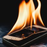 Wybuch baterii w telefonie to nie przypadek. Wada czy twoja wina?