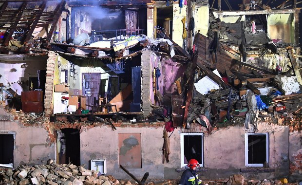 Wybuch gazu w Ścinawie. Sześć osób, w tym dziecko, wyciągnięto spod gruzów