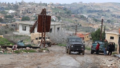 Wybuch miny - pułapki pod polskim pojazdem wojskowym w Libanie