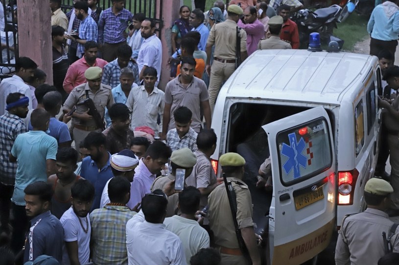Wybuch paniki w Indiach. Ponad 100 osób nie żyje