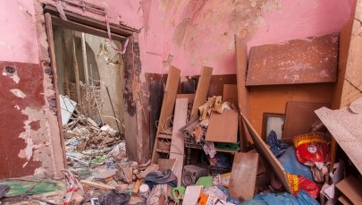 Wybuch w kamienicy w Leśnej. Zatrzymano lokatorkę jednego z mieszkań