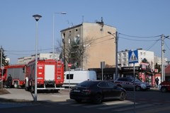 Wybuch w kamienicy w Poznaniu. Strażacy przeszukują gruzowisko