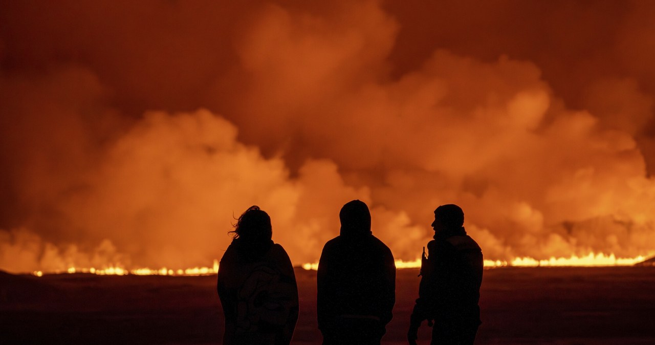 Wybuch wulkanu na Islandii. /Marco Di Marco/Associated Press/East News /East News