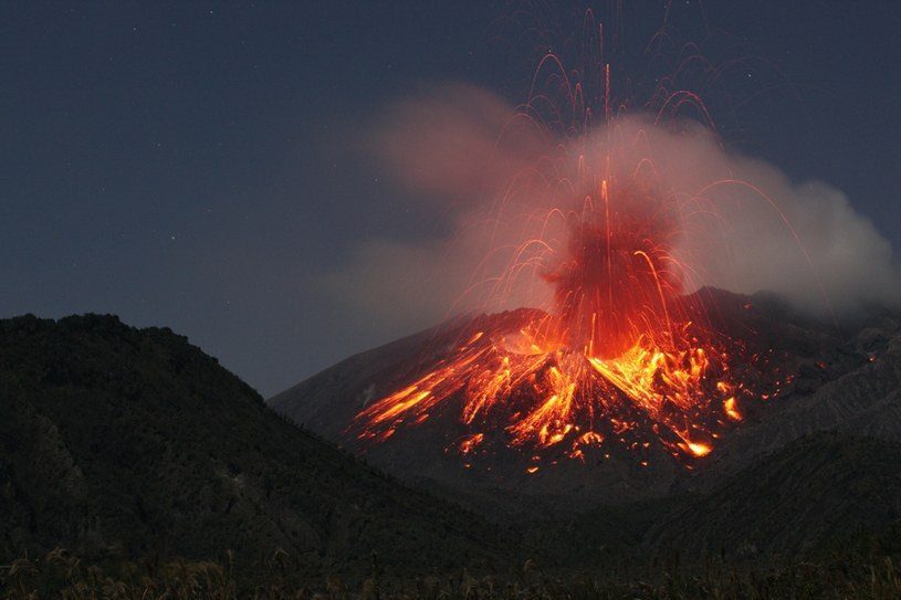 Wybuch wulkanu Sakurajima /Bridgeman Images/East News /East News