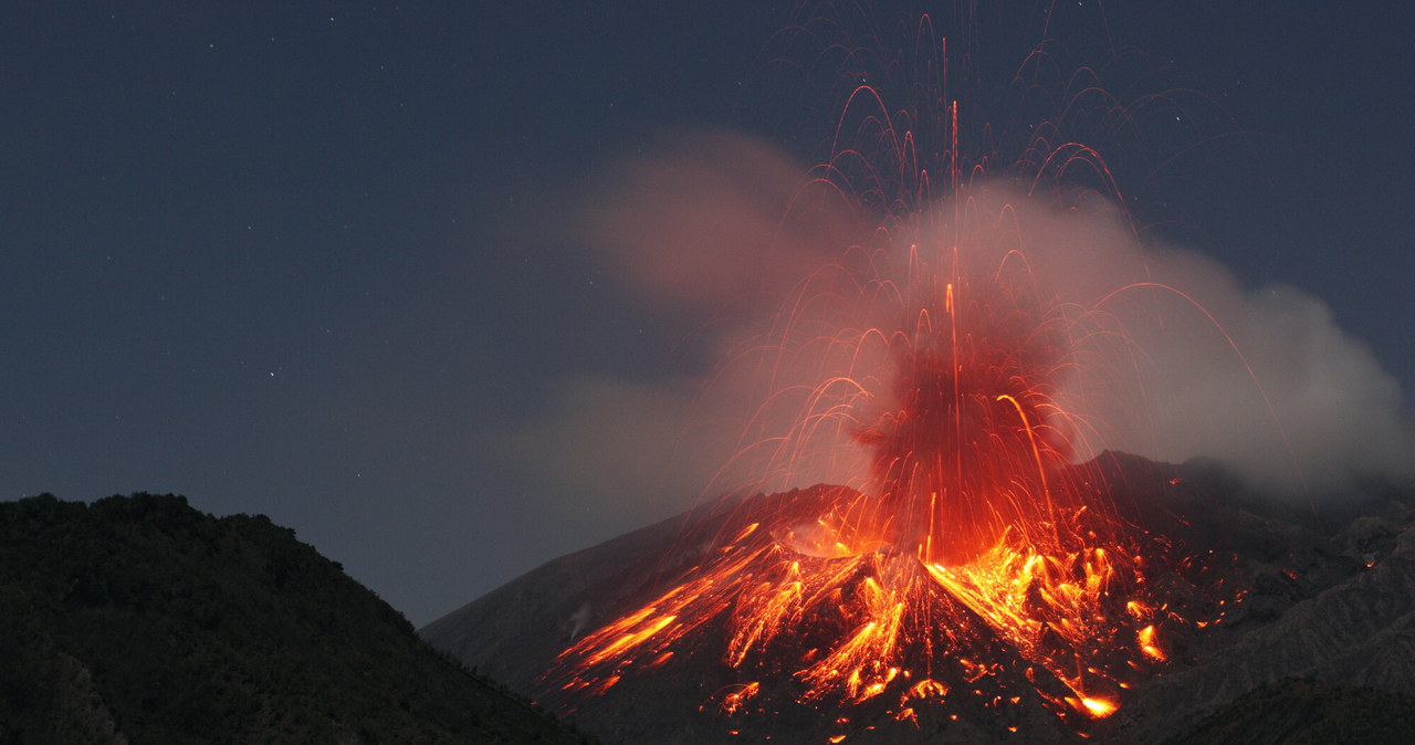 Wybuch wulkanu Sakurajima /Bridgeman Images/East News /East News