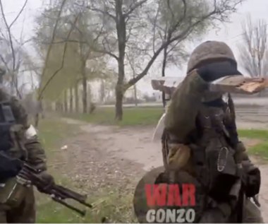 Wybuchowa deska? Oto "tajna" broń Rosjan do ostatecznego szturmu na twierdzę ukraińskich bojowników w Mariupolu