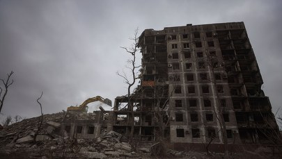 Wybuchy i eksplozje w rosyjskiej bazie wojskowej w okupowanym Berdiańsku [ZAPIS RELACJI]