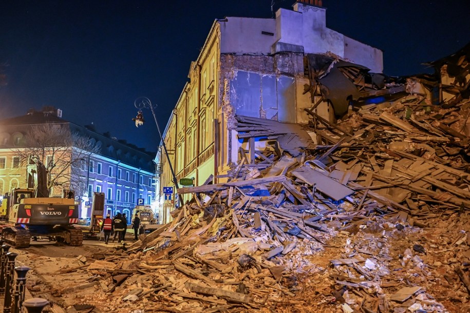 Wyburzanie kamienicy przy ul. Bernardyńskiej w Lublinie /Wojtek Jargiło /PAP