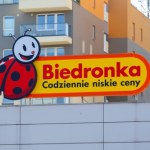 Wychodzą z Biedronki zrozpaczone. Czekały tygodniami, a tu klapa