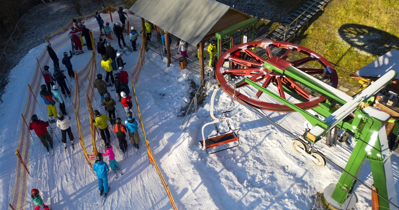 Wyciąg narciarski w Przemyślu, 27 grudnia 2020 r. /Darek Delmanowicz /PAP