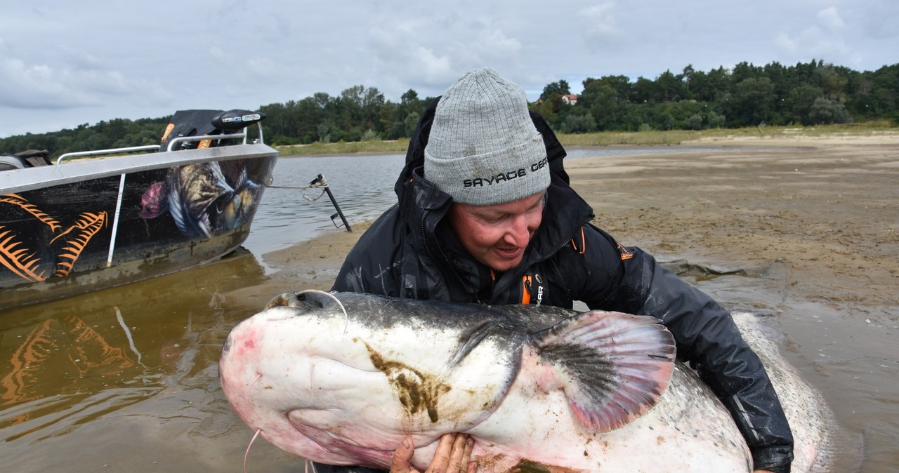 Wyciągnięcie ryby na brzeg było ogromnym wyzwaniem /Mateusz Kalkowski /materiały prasowe